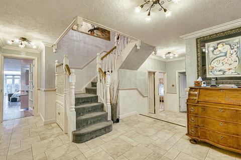 4 bedroom detached house for sale, St. Marys Road, South Benfleet
