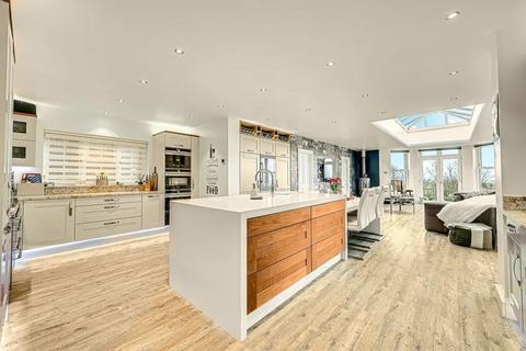 4 bedroom detached house for sale, St. Marys Road, South Benfleet
