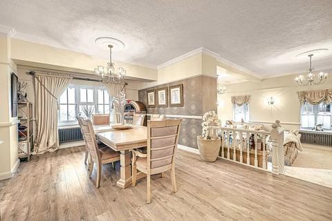 4 bedroom detached house for sale, St. Marys Road, South Benfleet