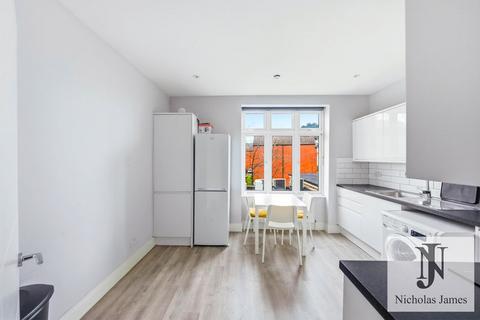 2 bedroom apartment to rent, Windmill Hill, Enfield, EN2