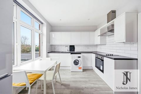 2 bedroom apartment to rent, Windmill Hill, Enfield, EN2