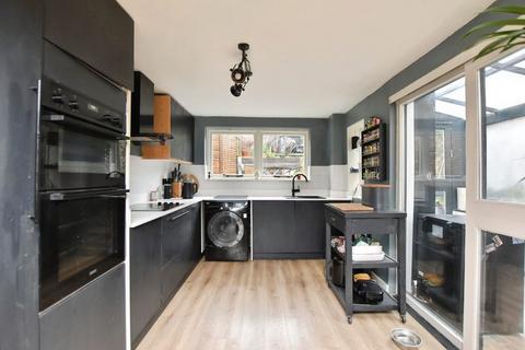 3 bedroom end of terrace house for sale, St. Marks Road, Salisbury                  *VIDEO TOUR*