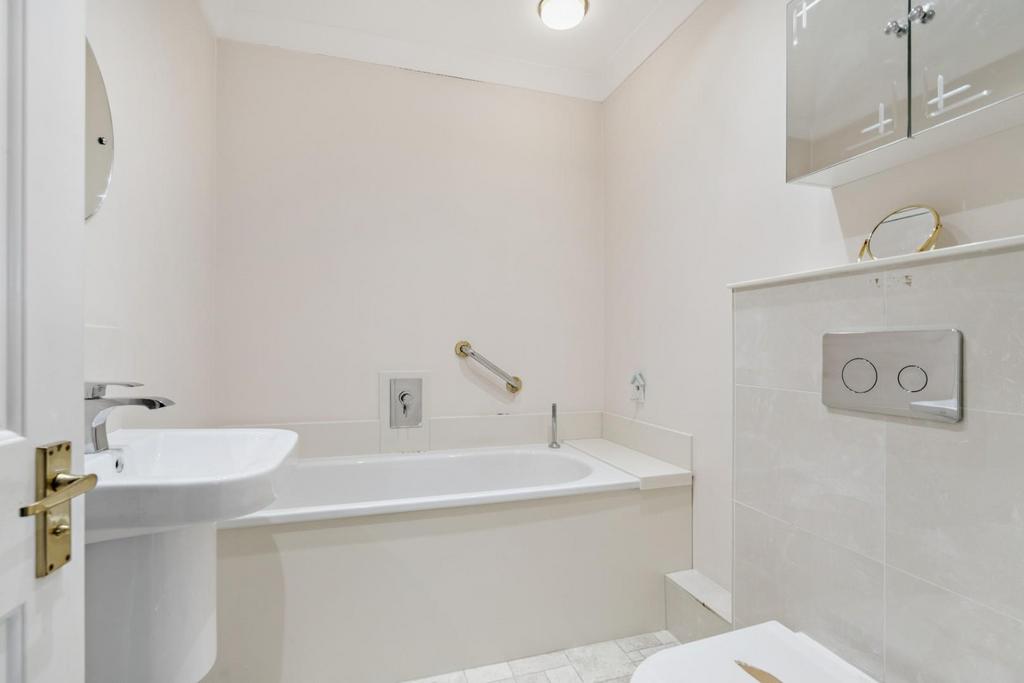 Ensuite Bathroom