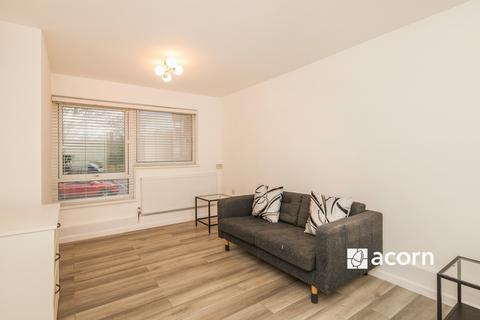 1 bedroom flat to rent, Lovelinch Close London SE15