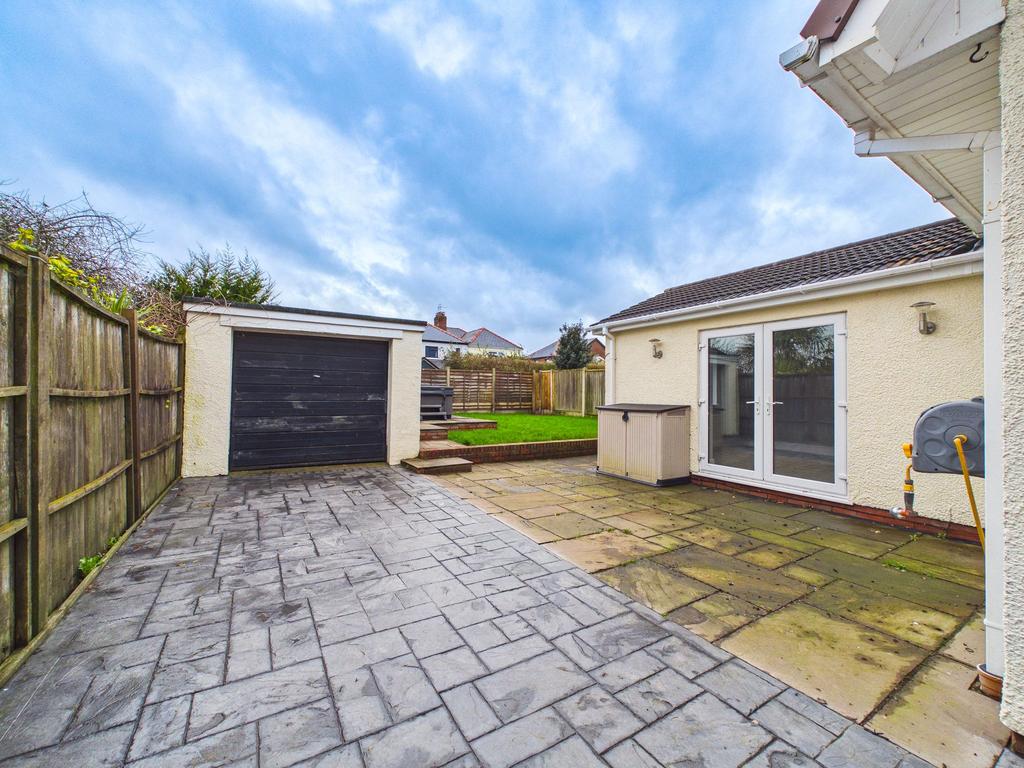 Garden & garage