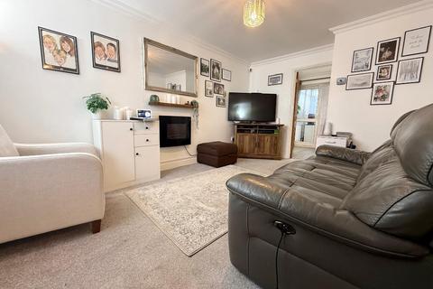 undefined, Cheslyn Close, Wigmore, Luton, Bedfordshire, LU2 8UA