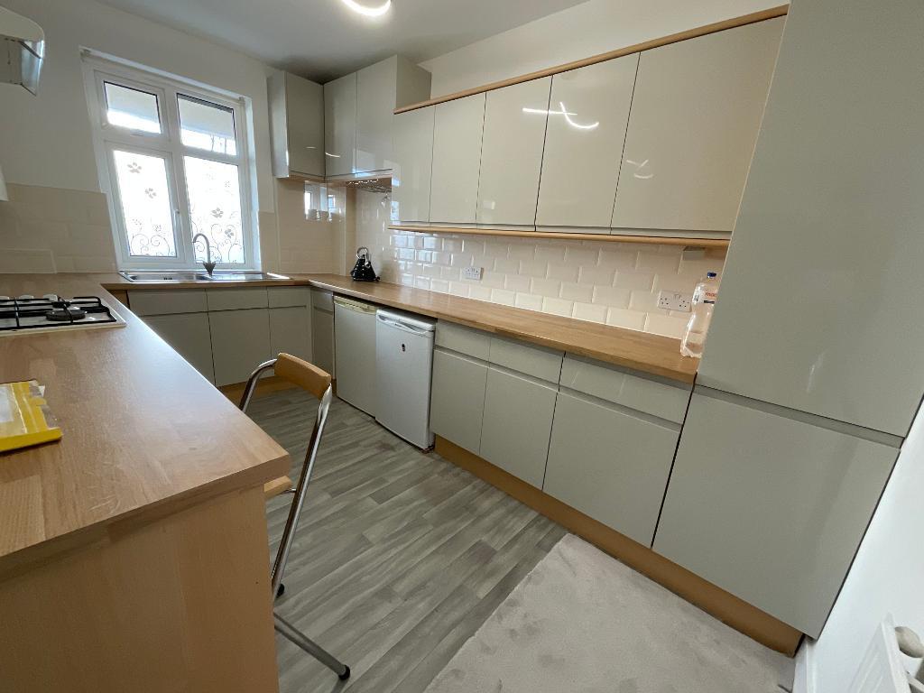 KITCHEN 12'6 x 8'