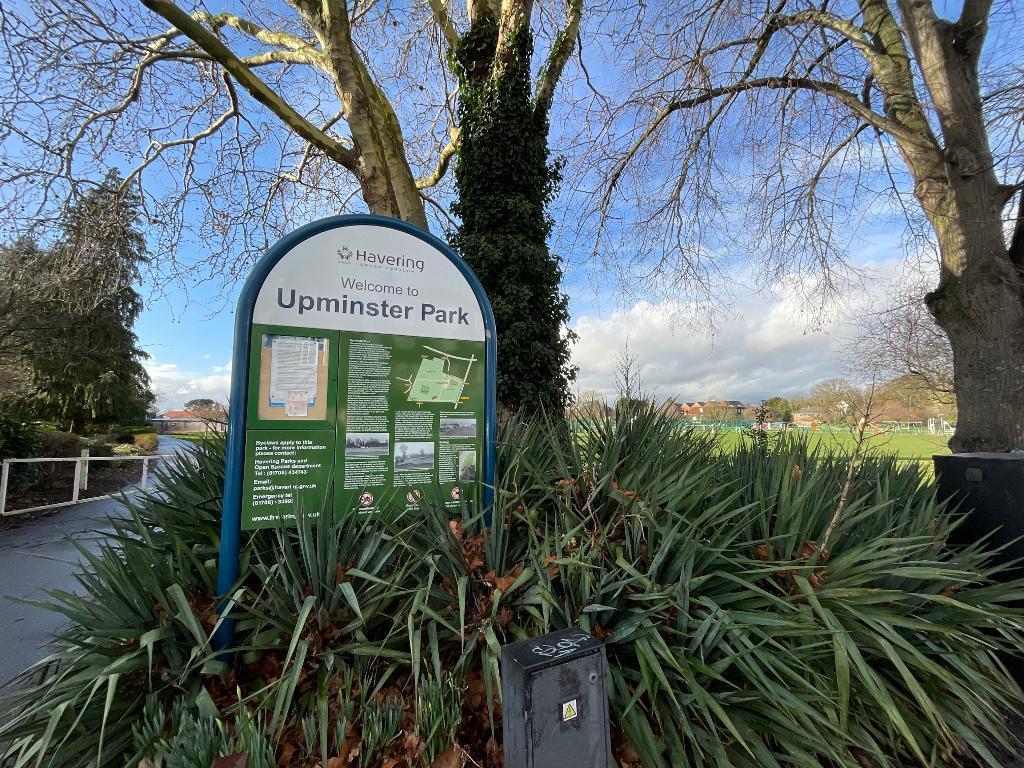 Upminster park