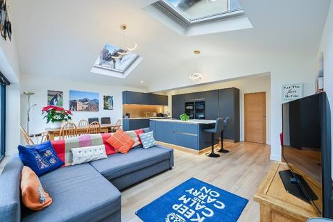 4 bedroom semi-detached house to rent, Springfield Avenue, Merton Park, London, SW20 9JR