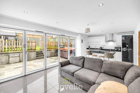 3 bedroom detached house for sale, Caistor Road, Laceby DN37