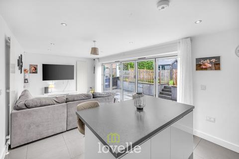 3 bedroom detached house for sale, Caistor Road, Laceby DN37