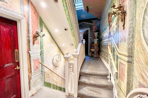 3 bedroom flat for sale, Glenmore Road, Belsize Park