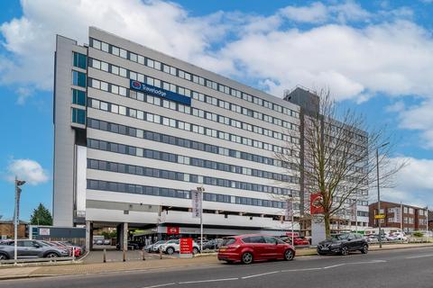 1 bedroom flat to rent, 63 Croydon Road, London
