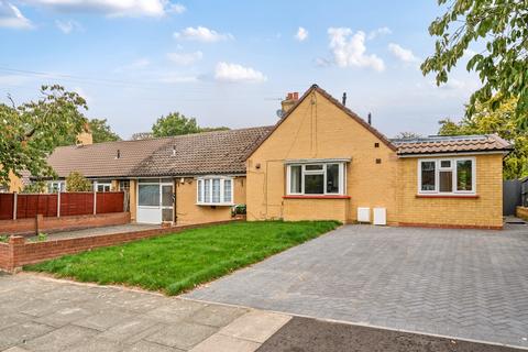 2 bedroom bungalow for sale, Stansted Crescent, Bexley