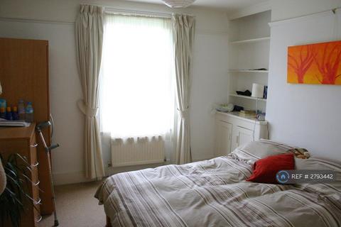 1 bedroom flat to rent, Mackeson Road, London, NW3