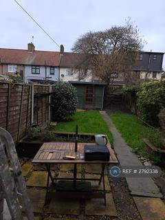 2 bedroom detached house to rent, Powell Gardens, Dagenham, RM10