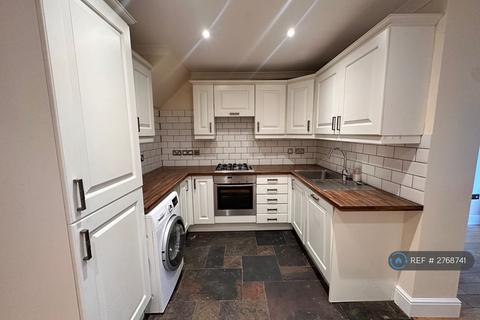2 bedroom terraced house to rent, Mount Pleasant Cottages, London, N14