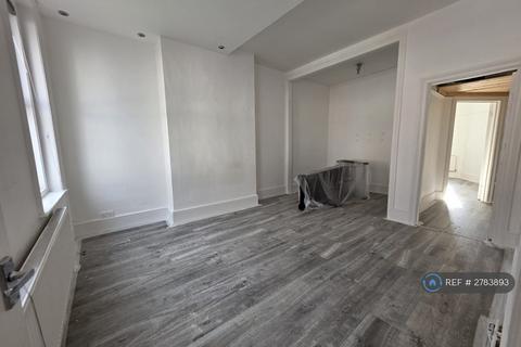 2 bedroom flat to rent, East Finchley, London, N2