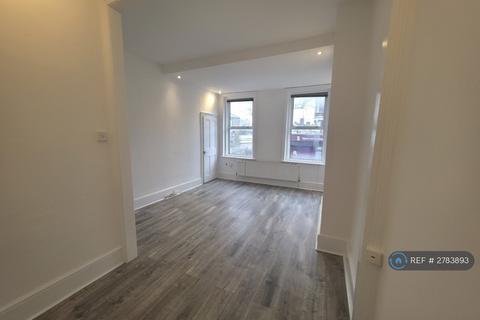 2 bedroom flat to rent, East Finchley, London, N2