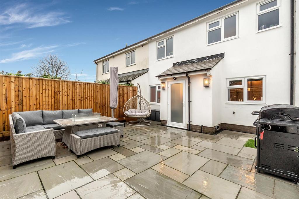 Patio/Garden area