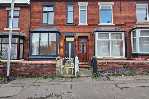 4 bedroom terraced house to rent, Russet Road, Manchester