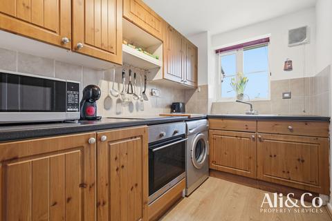 1 bedroom apartment for sale, Lewes Close, Grays