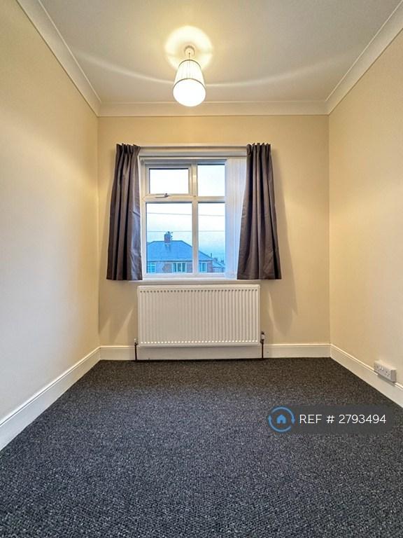 Front Small Bedroom