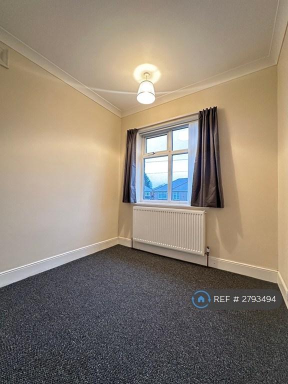 Front Small Bedroom