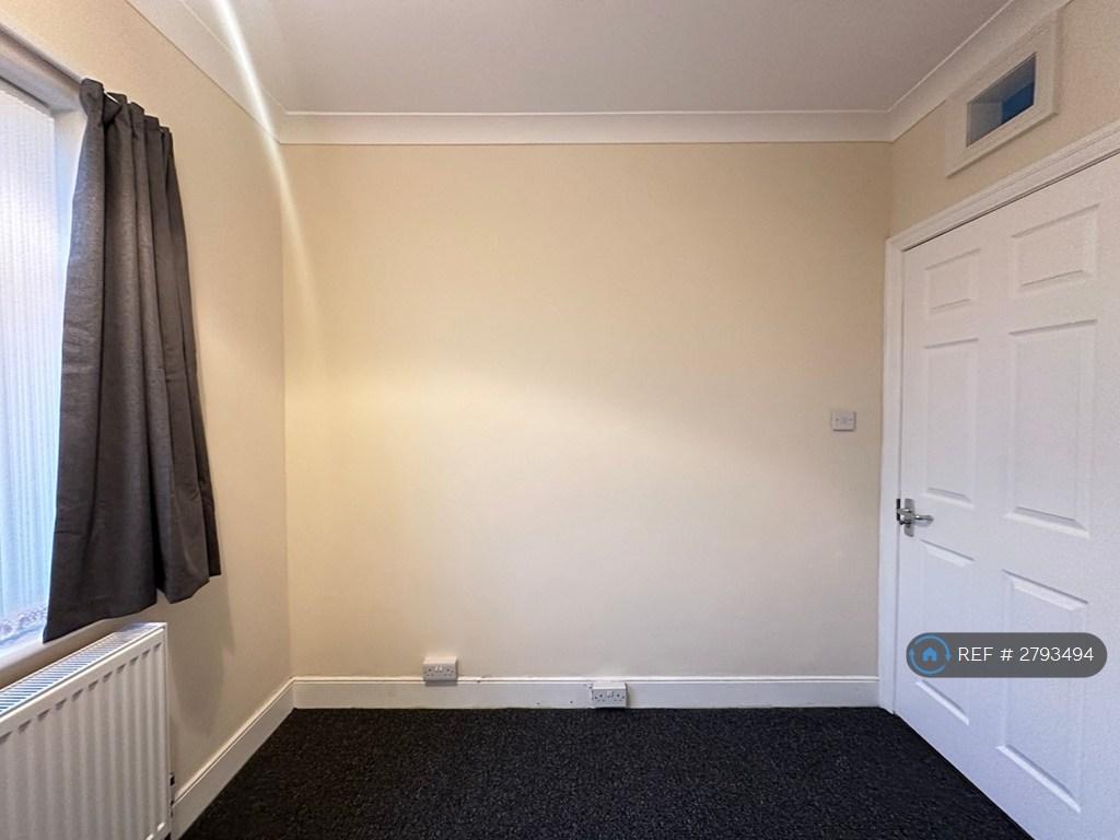 Front Small Bedroom