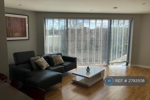 2 bedroom flat to rent, College House, London, SW15