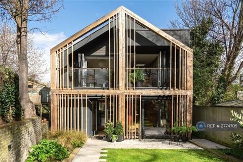 undefined, Navarino Grove, London, E8
