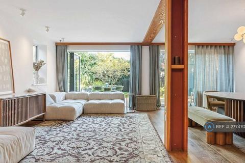 undefined, Navarino Grove, London, E8