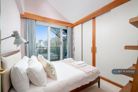 undefined, Navarino Grove, London, E8