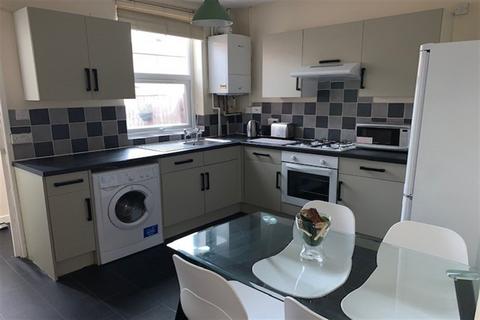 2 bedroom terraced house to rent, Hawthorne Grove, Beeston, NG9 2FG