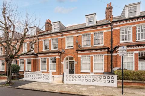 3 bedroom flat to rent, Huron Road, Heaver Estate, London, SW17