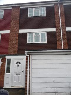 3 bedroom terraced house to rent, Launceston Close, Romford, RM3