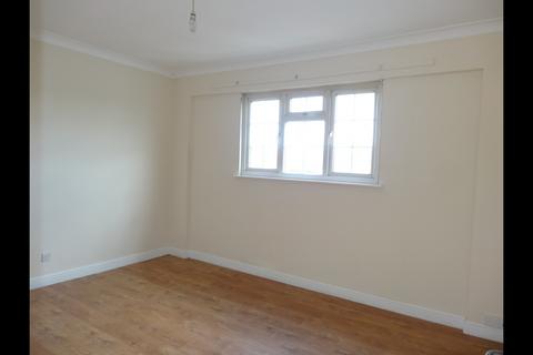 3 bedroom terraced house to rent, Launceston Close, Romford, RM3