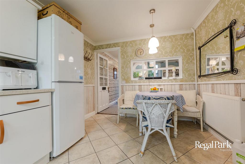 Kitchen/Breakfast Room