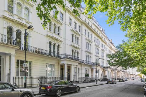 Studio for sale, 24-25 Kensington Gardens Square, Bayswater, W2