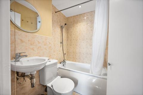 Studio for sale, 24-25 Kensington Gardens Square, Bayswater, W2