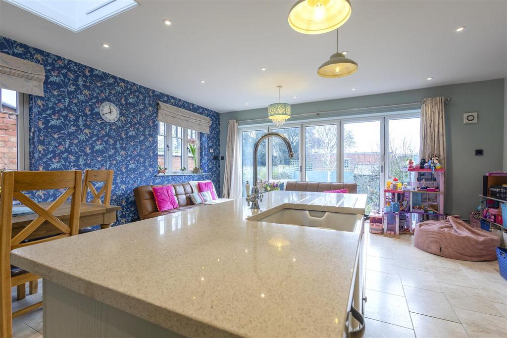Living/dining/kitchen