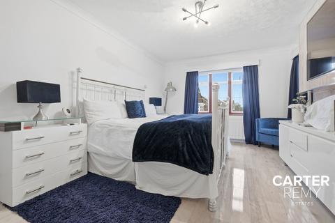 undefined, Woodward Close, Grays, RM17