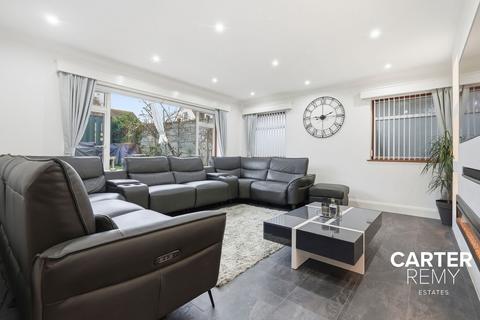 undefined, Woodward Close, Grays, RM17