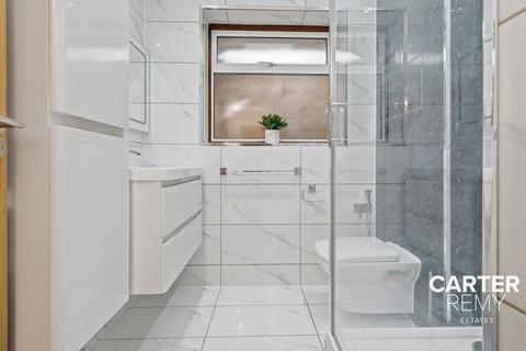undefined, Woodward Close, Grays, RM17
