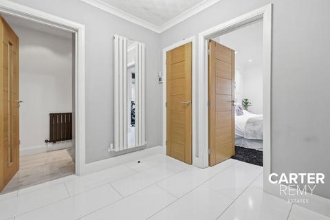 undefined, Woodward Close, Grays, RM17