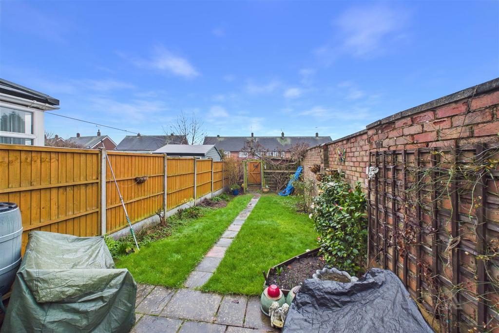 CAM01882 G0-PR0280-STILL017.jpg