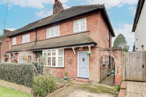 3 bedroom semi-detached house for sale, Barnfield Road, Harpenden, AL5