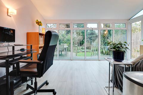 3 bedroom semi-detached house for sale, Barnfield Road, Harpenden, AL5
