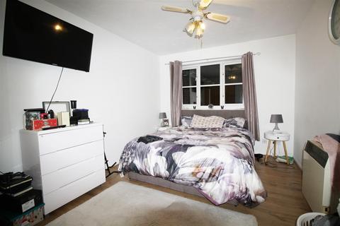 undefined, Dakin Close, Maidenbower, Crawley