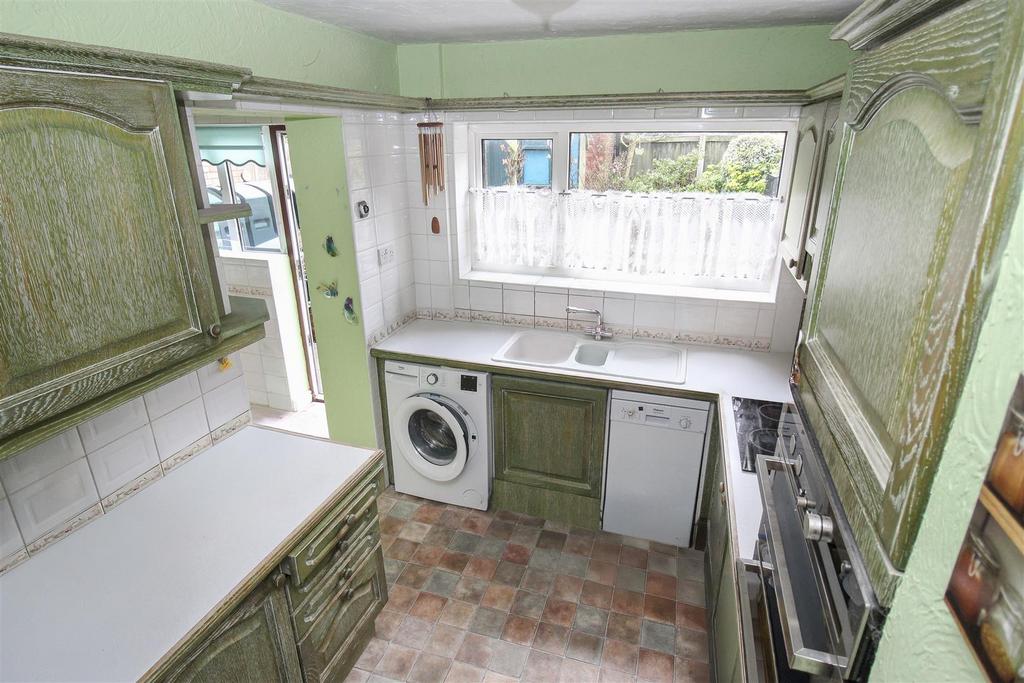Kitchen 1.jpg